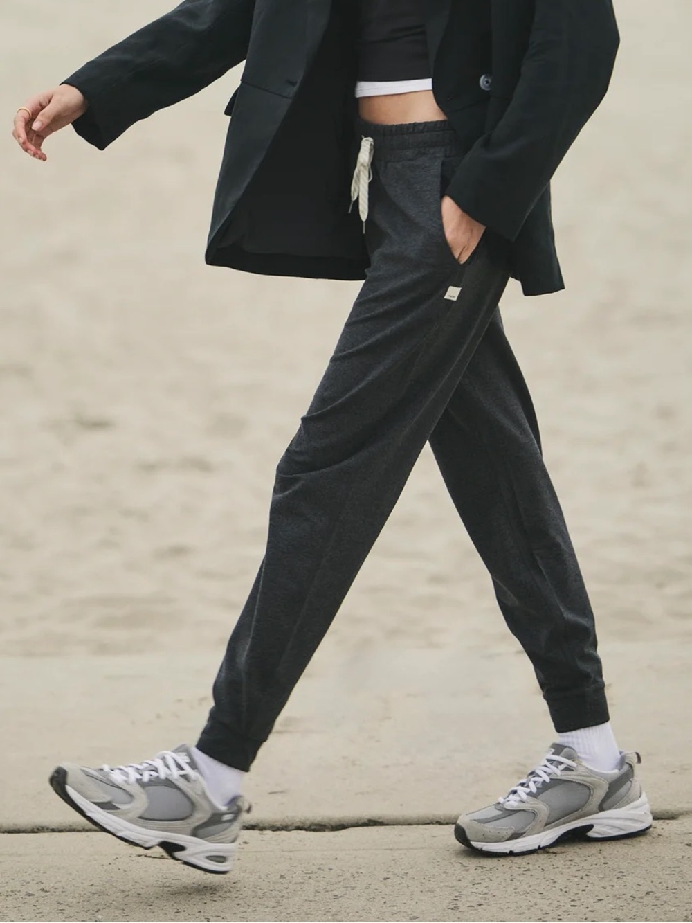 Vuori performance joggers